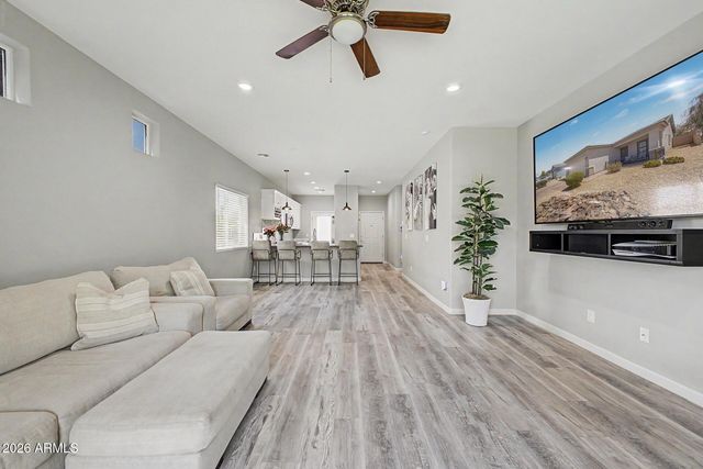615 W HARWELL Road, Phoenix, AZ 85041