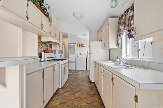 1600 Palm Avenue SPC 48, San Diego, CA 92154