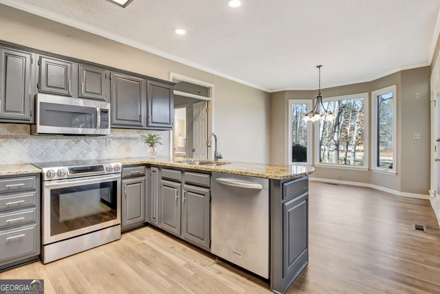 313 Evian Way, Peachtree City, GA 30269