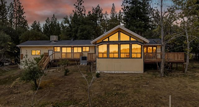 17171 Century Ln, Sutter Creek, CA 95685