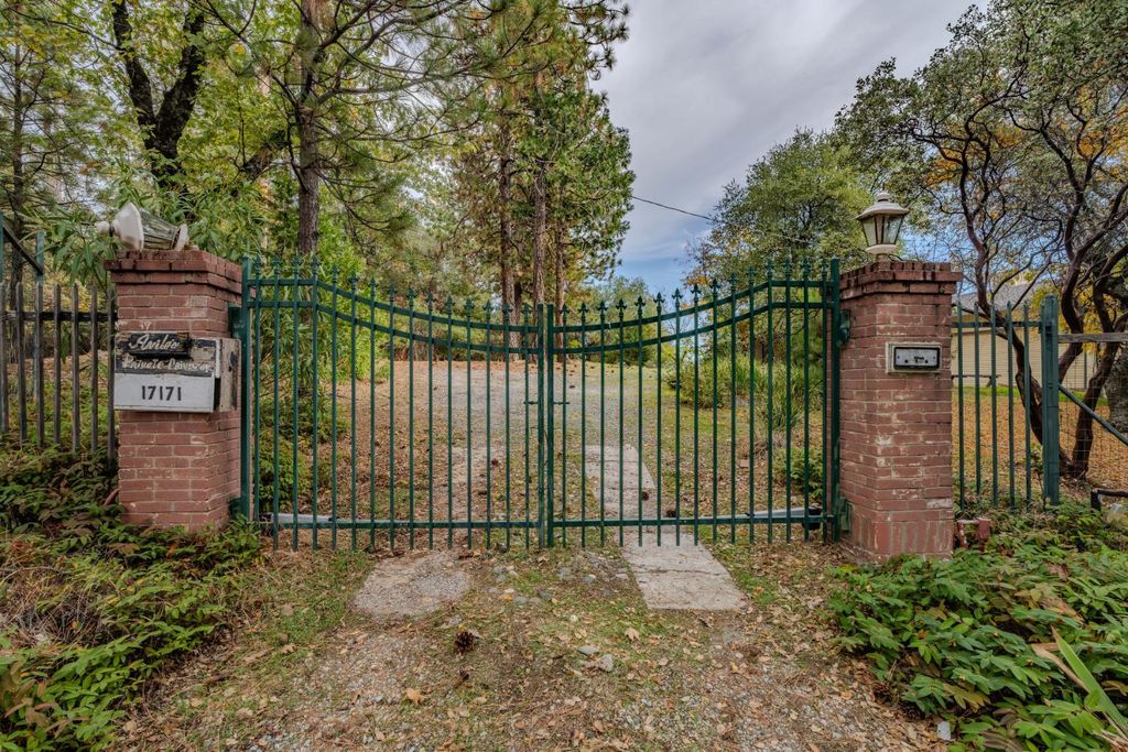 17171 Century Ln, Sutter Creek, CA 95685
