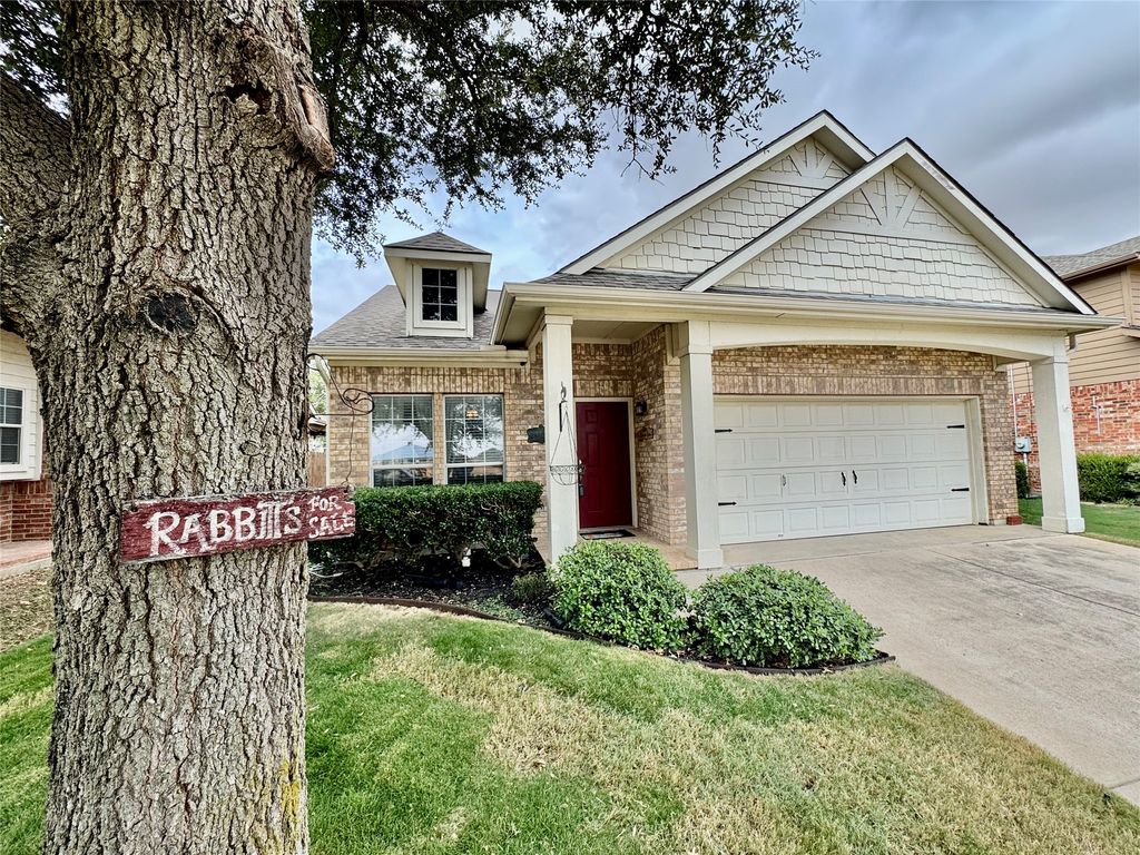 504 Winbridge Lane, Fort Worth, TX 76052 — exterior