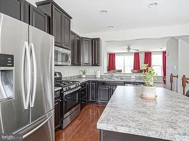 40 VILLAGE GREEN LN, Sicklerville, NJ 08081