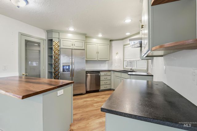 7348 N Crewe Ave, Boise, ID 83714