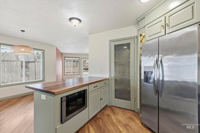 7348 N Crewe Ave, Boise, ID 83714