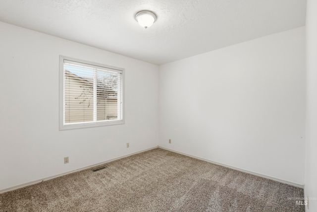 7348 N Crewe Ave, Boise, ID 83714