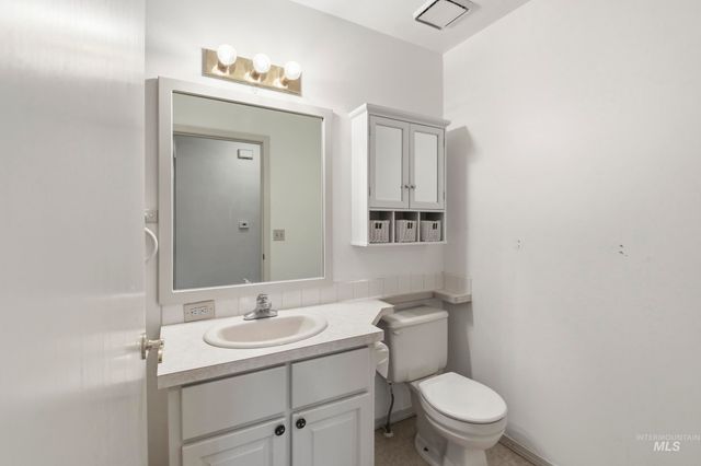 7348 N Crewe Ave, Boise, ID 83714