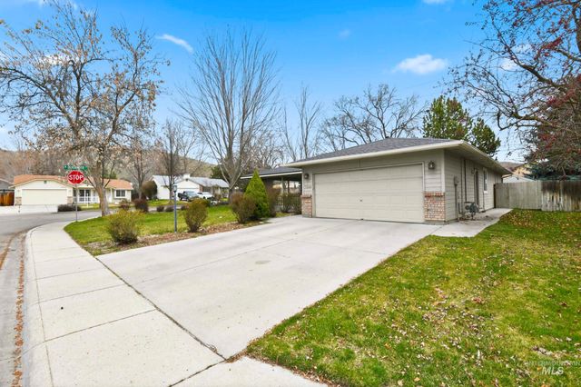 7348 N Crewe Ave, Boise, ID 83714