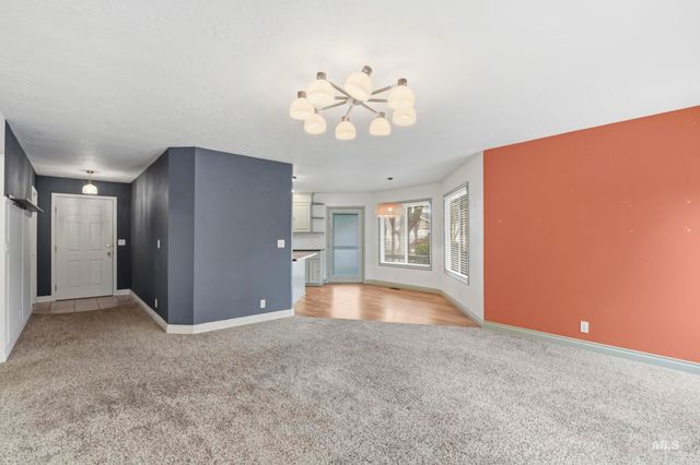 7348 N Crewe Ave, Boise, ID 83714