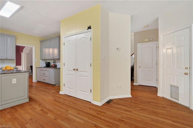 1004 Marlbank CT, Chesapeake, VA 23322