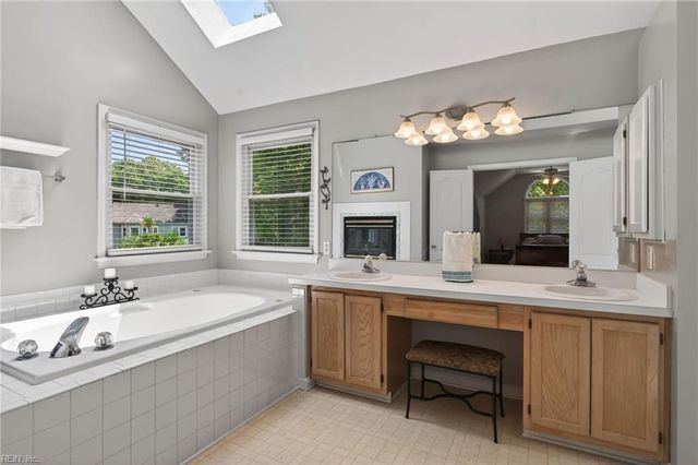 1004 Marlbank CT, Chesapeake, VA 23322