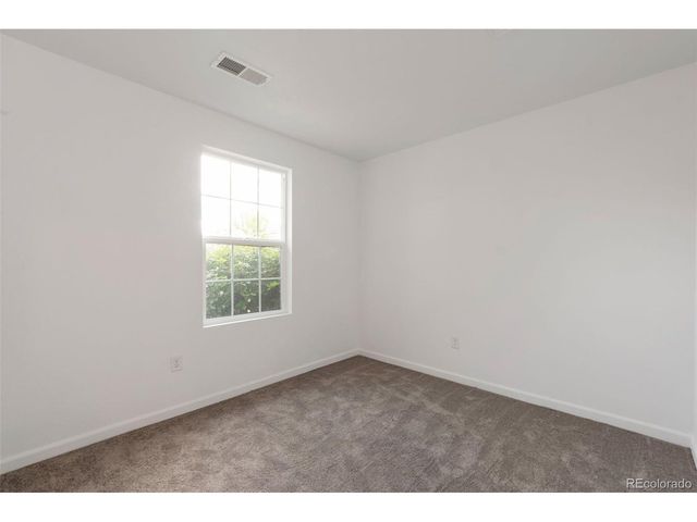 1728 Eagle St E, Aurora, CO 80011