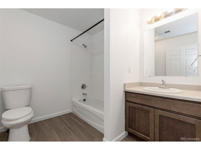 1728 Eagle St E, Aurora, CO 80011