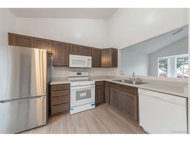 1728 Eagle St E, Aurora, CO 80011