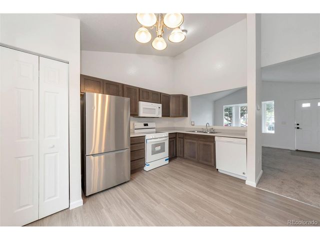 1728 Eagle St E, Aurora, CO 80011