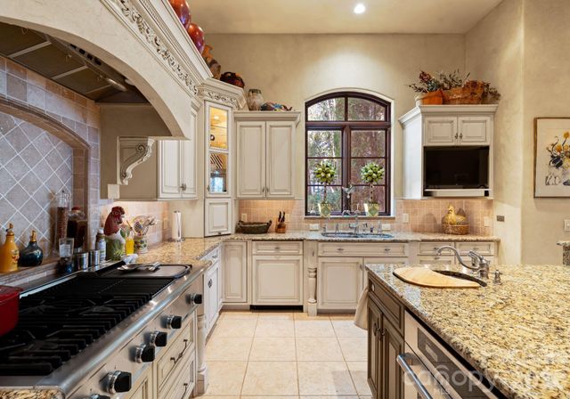 201 Brawley Harbor Place, Mooresville, NC 28117