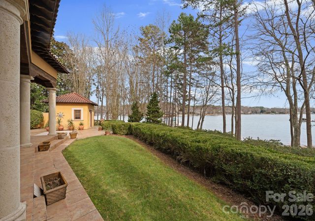 201 Brawley Harbor Place, Mooresville, NC 28117