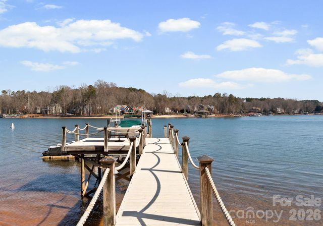 201 Brawley Harbor Place, Mooresville, NC 28117