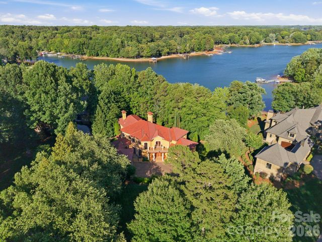 201 Brawley Harbor Place, Mooresville, NC 28117