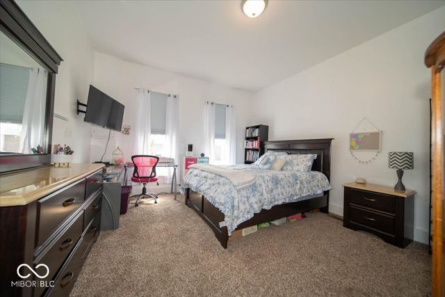 50 S Front Street, Whiteland, IN 46184