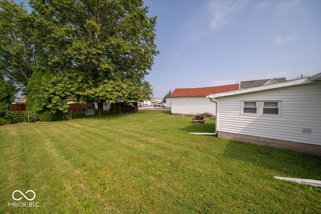 50 S Front Street, Whiteland, IN 46184