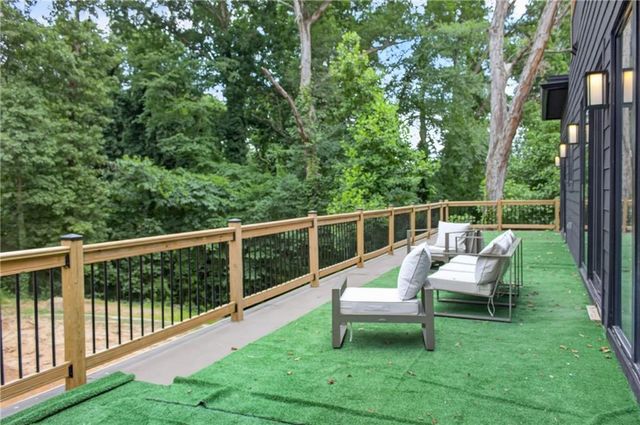 1068 SE BUCKNER Road, Mableton, GA 30126