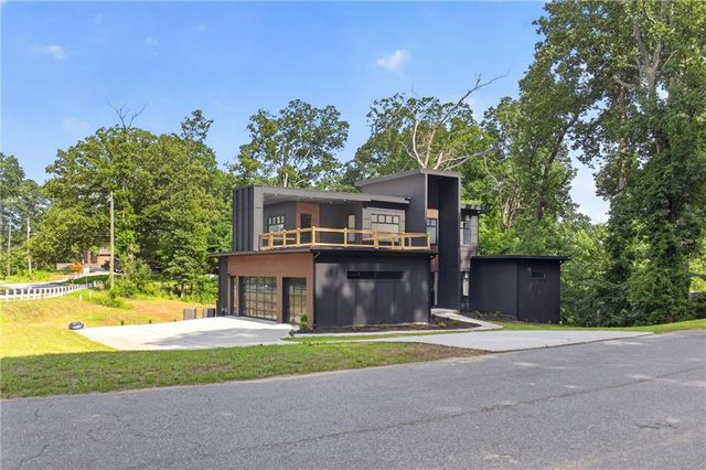 1068 SE BUCKNER Road, Mableton, GA 30126