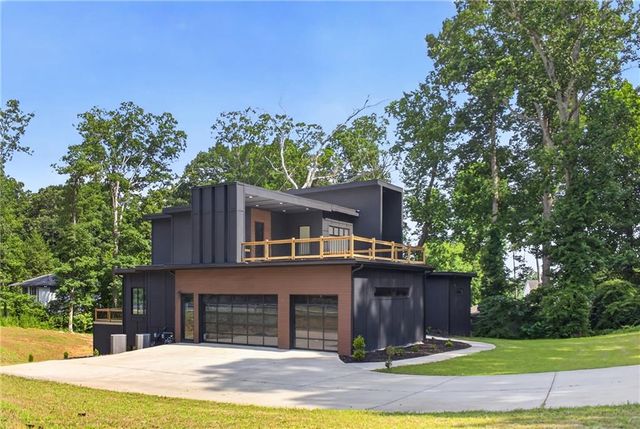 1068 SE BUCKNER Road, Mableton, GA 30126