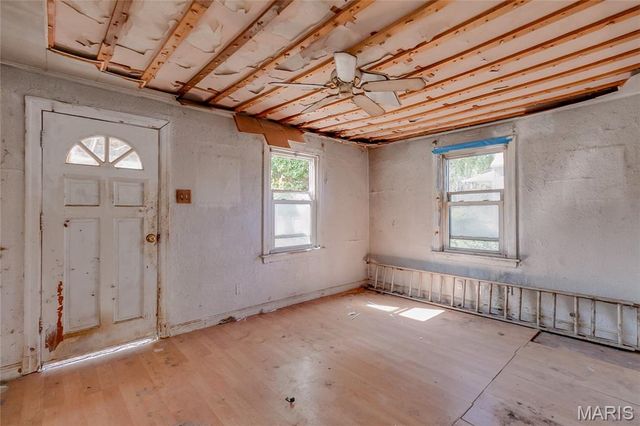 9739 McDowell Place, St Louis, MO 63114