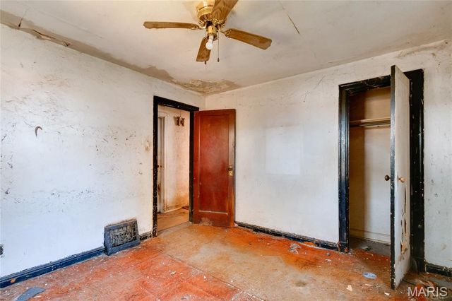 9739 McDowell Place, St Louis, MO 63114