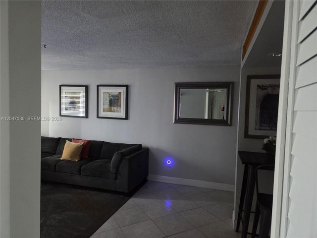 4265 NW South Tamiami Canal Dr 1-208, Miami, FL 33126