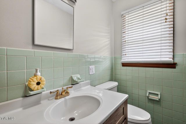 42 Hurt Avenue, Lebanon, VA 24266