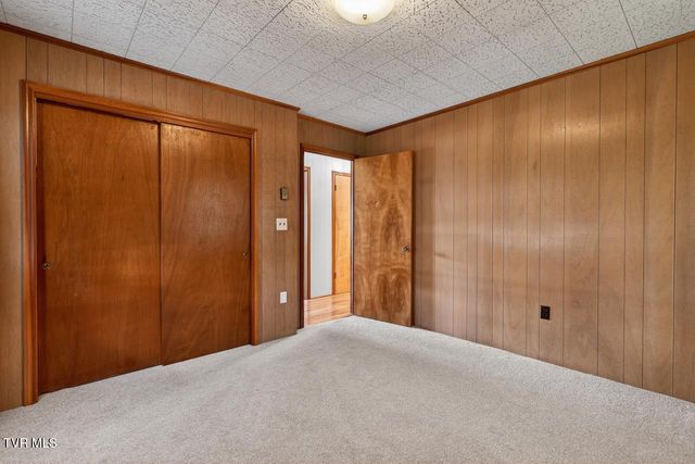 42 Hurt Avenue, Lebanon, VA 24266