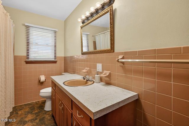 42 Hurt Avenue, Lebanon, VA 24266