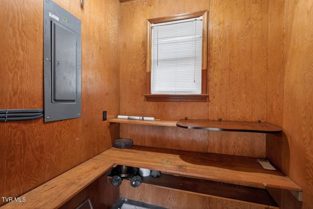 42 Hurt Avenue, Lebanon, VA 24266