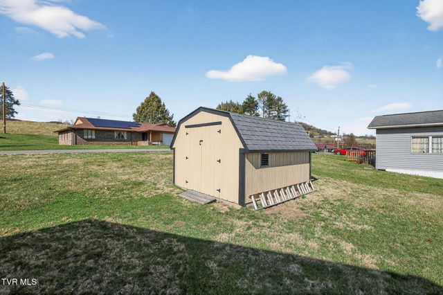 42 Hurt Avenue, Lebanon, VA 24266