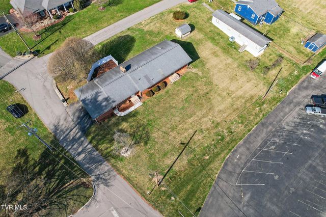 42 Hurt Avenue, Lebanon, VA 24266