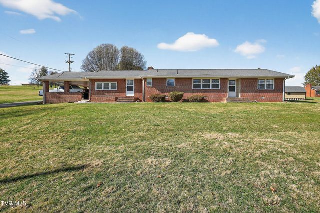 42 Hurt Avenue, Lebanon, VA 24266