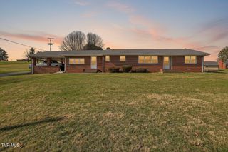 42 Hurt Avenue, Lebanon, VA 24266