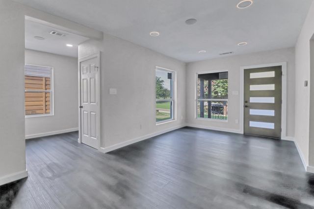 1310 Elmwood Drive, Cedar Hill, TX 75104