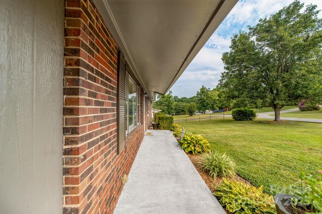 2509 Woodbridge Drive, Gastonia, NC 28056