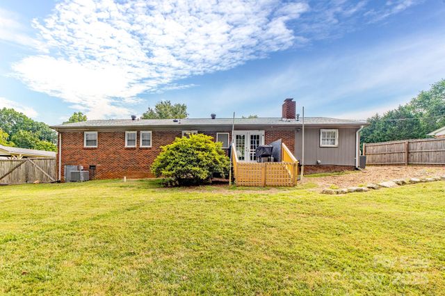 2509 Woodbridge Drive, Gastonia, NC 28056