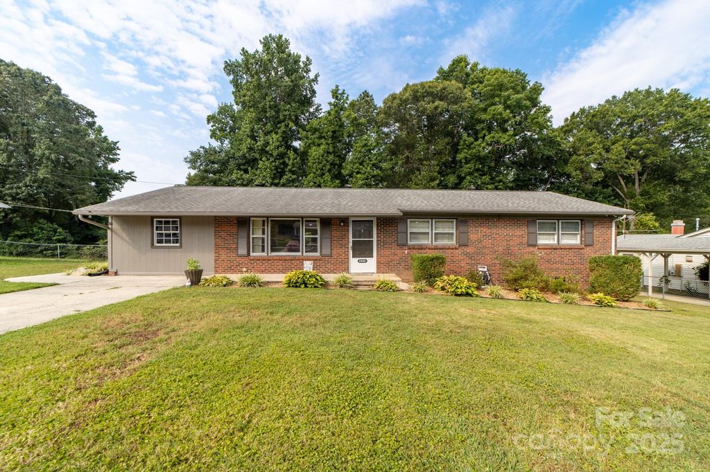 2509 Woodbridge Drive, Gastonia, NC 28056