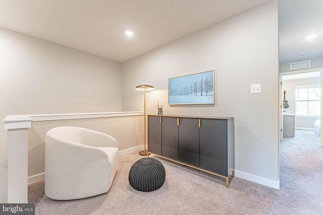7 FOUR LEAF DR, Downingtown, PA 19335