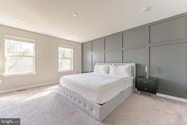 7 FOUR LEAF DR, Downingtown, PA 19335