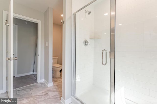 7 FOUR LEAF DR, Downingtown, PA 19335