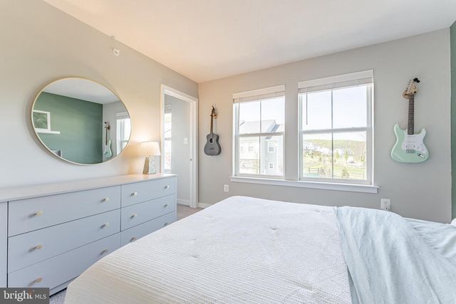 7 FOUR LEAF DR, Downingtown, PA 19335