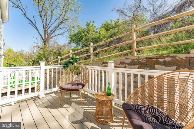 7 FOUR LEAF DR, Downingtown, PA 19335
