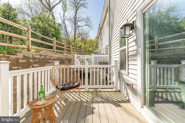 7 FOUR LEAF DR, Downingtown, PA 19335