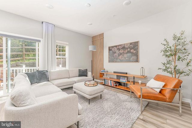 7 FOUR LEAF DR, Downingtown, PA 19335